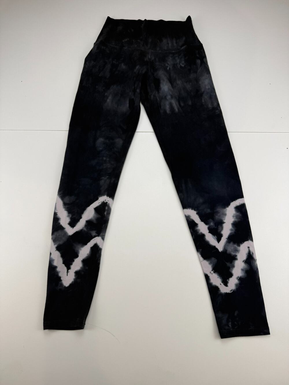 Electric & Rose Womens M Black Gray Chevron Tie Dye Leggings Made USA Yoga